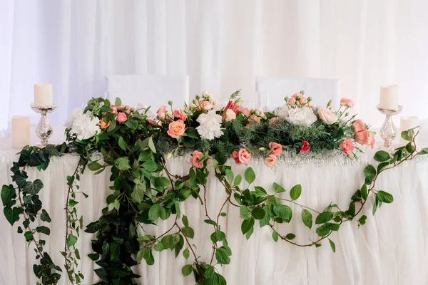 Bankettsaal für Hochzeiten mit dekorativen Elementen — Stockfoto