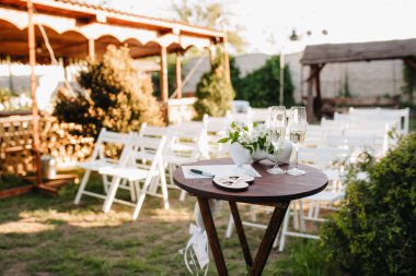 Düğün gözlük şarap ve şampanya 