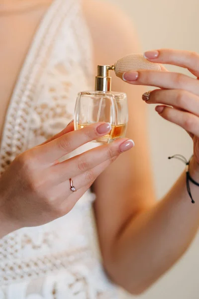 Perfume da noiva — Fotografia de Stock