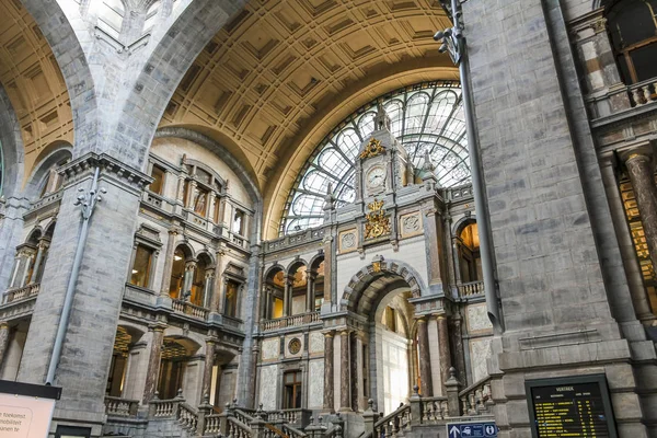 Railway station Antwerpen — Stockfoto