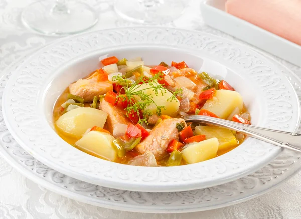 Plato Salmón Patatas Servido Con Verduras — Foto de Stock