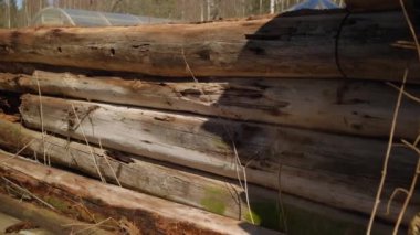 Ahşap bir çitin yakın çekimi.