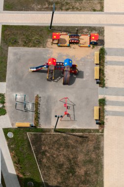 Konut ilçe alanı geliştirme Aerial View oyun alanı spor aktiviteleri - düz yatıyordu.