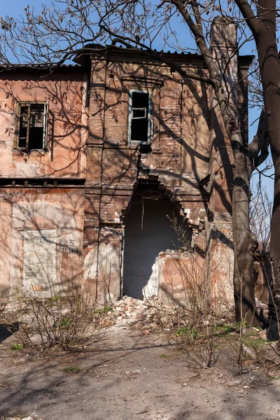 Руїни. Житловий будинок, зруйнований часом — стокове фото
