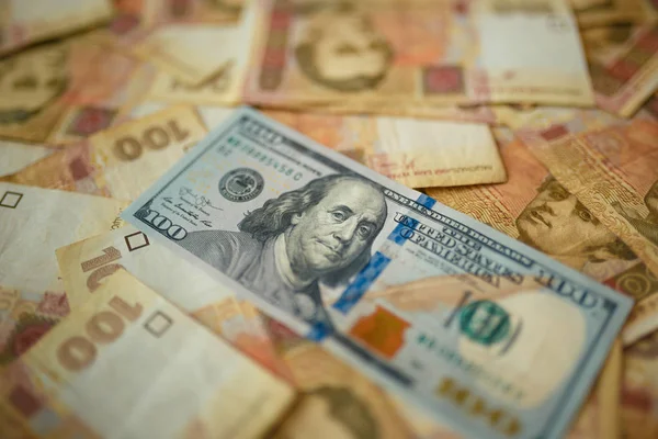 Доллары евро гривна банкноты фон, закрыть — стоковое фото