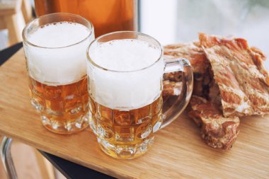 Füme kaburga ve bira