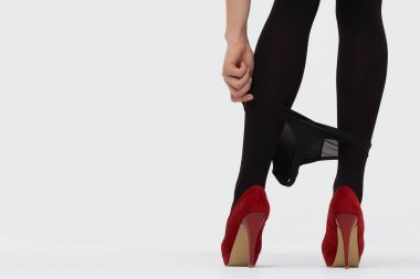 Güzel seksi ince kadın beyaz arka plan üzerinde