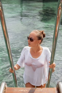 Şehvetli Bayan su bırakarak