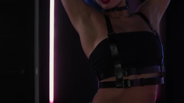 Fit woman in lingerie dancing in nightclub — Stock Video