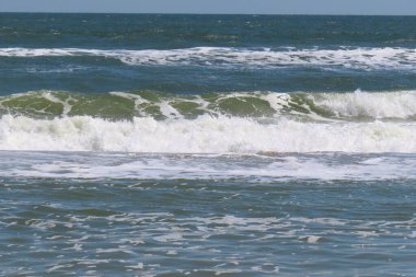 Kuzey Florida 'nın Atlantik kıyısındaki okyanus suları