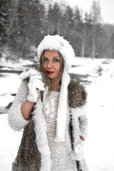 Fotos Inverno Bela Menina Olhos Azuis — Fotografia de Stock