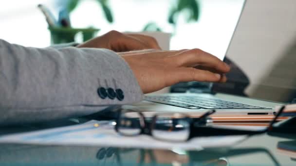 Businessman Hands Working Laptop Writing Paper Office Close — Stock Video