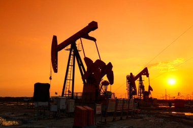 Petrol pompası, petrol endüstrisi ekipmanları