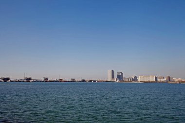 Deniz kenarı inşaatı