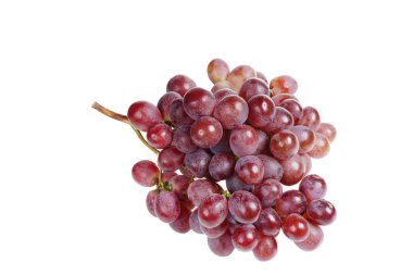 Beyaz arkaplanda üzümler, yakın mesafeden çekilmiş..