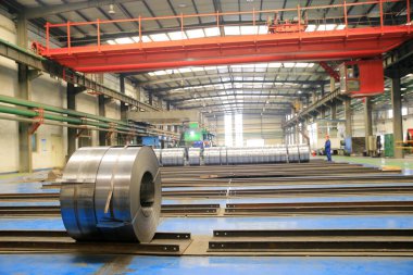 Atölyede çelik, soğuk rulo bobin, ağır metal