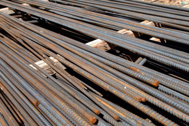 İnşaat alanında inşaat çubuğu düzenlendi