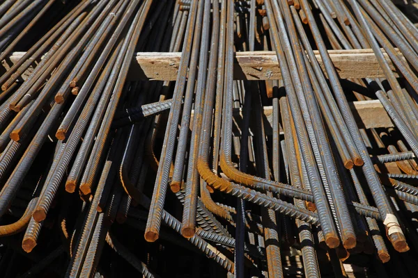 İnşaat alanında inşaat çubuğu düzenlendi