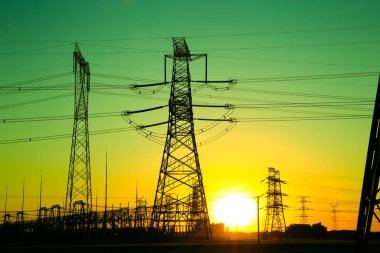 Elektrik kulesi, güç endüstrisi ekipmanları