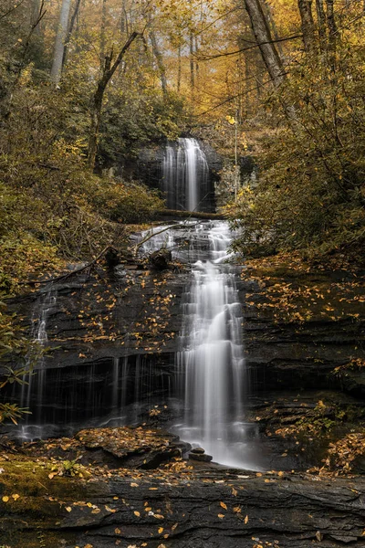 Водопад Миннехаха Осенью Расположен Северной Грузии — стоковое фото
