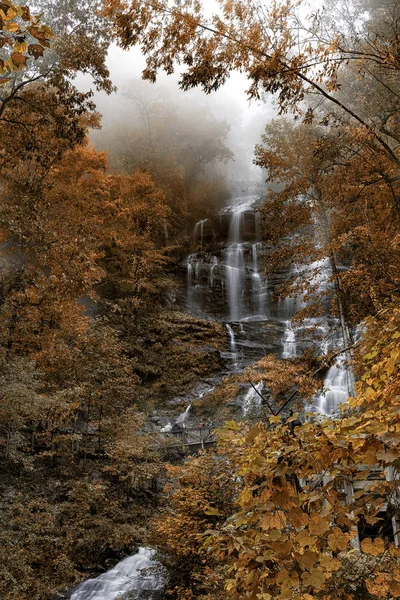 秋北ジョージアにあるアミカローラ滝 ストック写真
