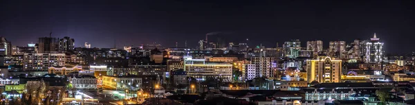 Fotoğraf Rusya Nın Güzel Şehirlerinden Biri Panoraması Geceleri Barnaul Gösterir - Stok İmaj