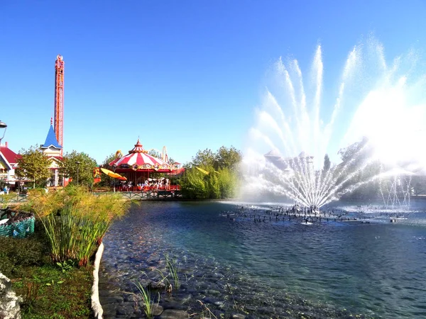 Fontaine Dans Parc Attractions Inférieur Dans Sotchi — Photo