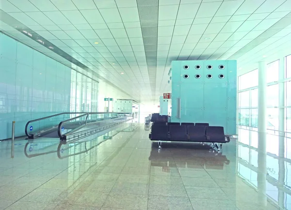 Portas Aeroporto Arquitetura Moderna Terminal Aeroporto Com Assentos Uma Enorme — Fotografia de Stock