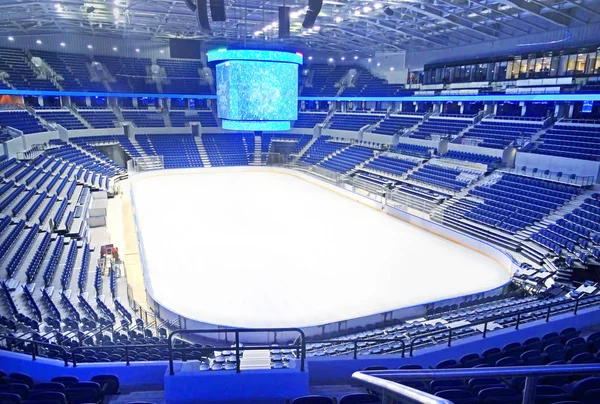 Asientos Azules Vacíos Pista Hockey Estadio Deportivo —  Fotos de Stock