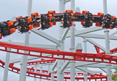 Roller coaster yolculuğu dolu