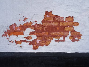 Duvar üzerinde eski imha edilmiş alçı