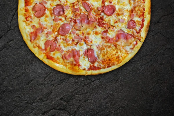 Essen Hintergrund mit Pizza — Stockfoto