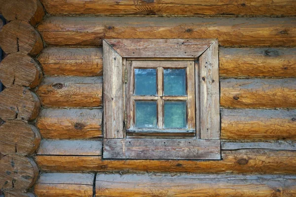 Small Wooden Window Background Old Wooden Wall Winter Snowdrift — Stock Photo, Image