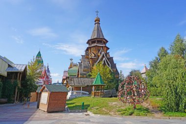MOSCOW, RUSSIA - 15 Ağustos 2020: Izmailovo Kremlin 'de Rus usulü kilise                                                              