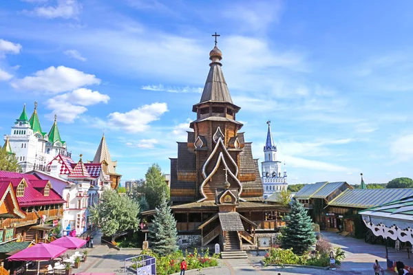 MOSCOW, RUSSIA - 15 Ağustos 2020: Izmailovo Kremlin 'de Rus usulü kilise