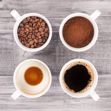 Kahveli bir hayat tahta arka planda.