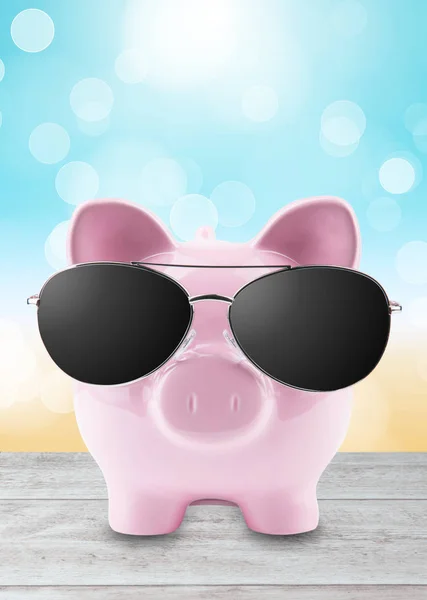 Banco Piggy Óculos Escuros Pretos — Fotografia de Stock