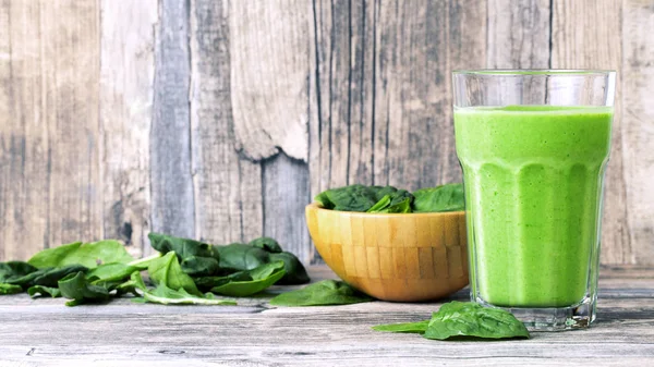Close Spinach Smoothie Wooden Background — Stock Photo, Image