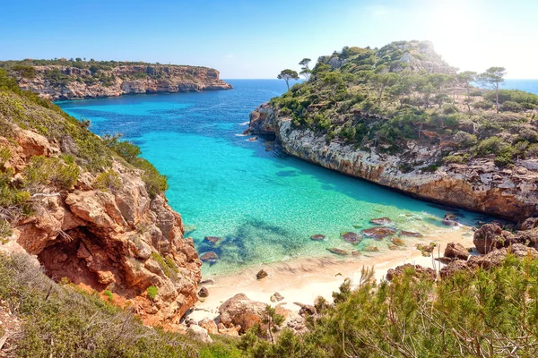 Vista Água Mar Azul Turquesa Costa Rochosa Ilha Maiorca — Fotografia de Stock