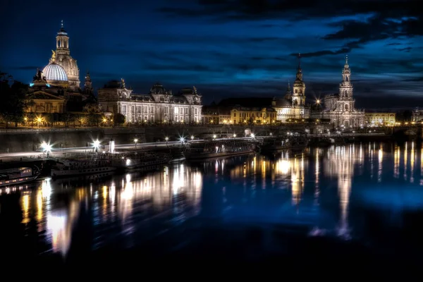 Almanya Nın Dresden Şehrinin Akşam Manzarası Telifsiz Stok Fotoğraflar
