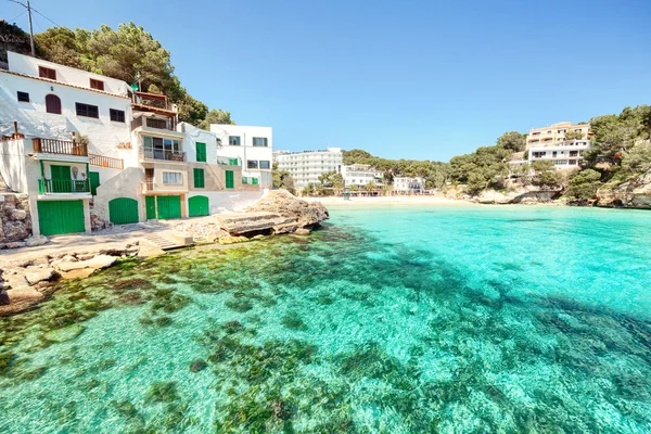 Uitzicht Turquoise Zeewater Rotsachtige Kustlijn Van Mallorca Eiland — Stockfoto