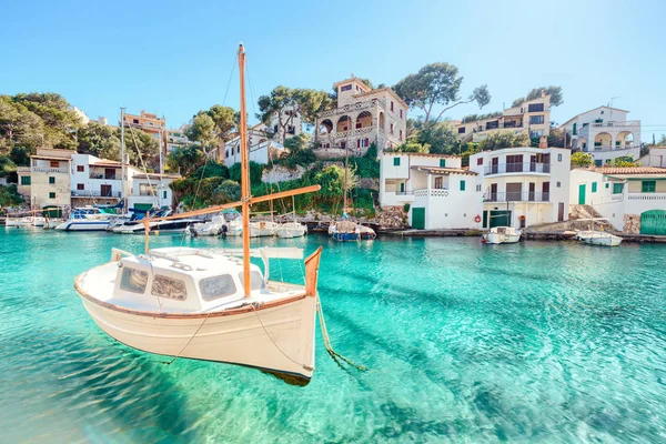 View Boats Floating Sea Shore Mallorca Island — Stock Photo, Image