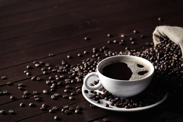 Közel Kávébab Körül Csésze Kávé — Stock Fotó