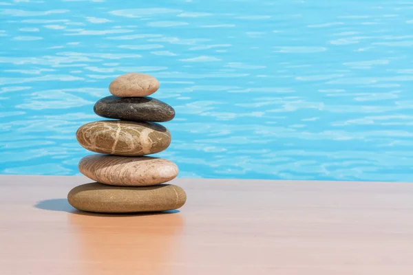 Havuzu Taş Yığını Rahatlatıcı Zen Spa Konsept — Stok fotoğraf
