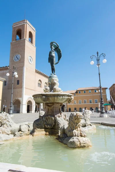 Fano Pesaro Marche Włochy Palazzo Del Podesta Statua Della Fortuna — Zdjęcie stockowe