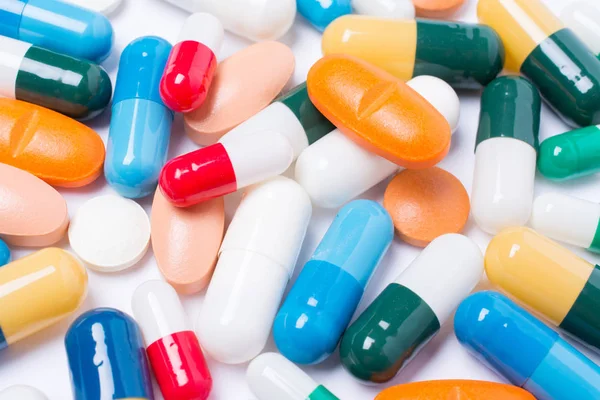 Medicamento Farmacéutico Con Píldoras Color Cápsula Sobre Fondo Blanco Receta — Foto de Stock