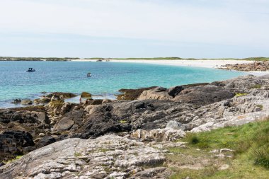 Manzara İrlanda. Roundstone, Connemara Galway County beyaz kum