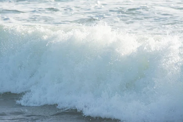 背景には 緑水地中海海波 — ストック写真