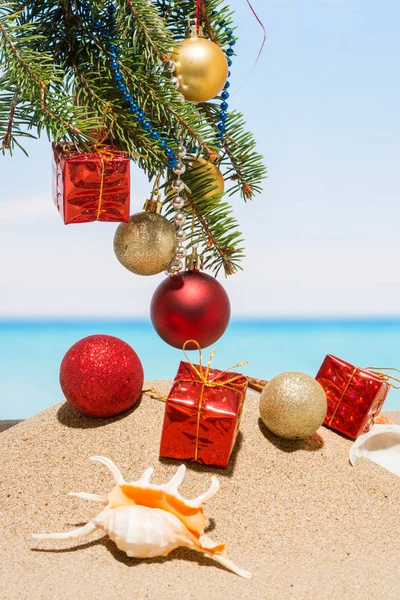 Christmas Tree Decorations Beach Tropical Sea Concept New Year Holiday — Stock Photo, Image