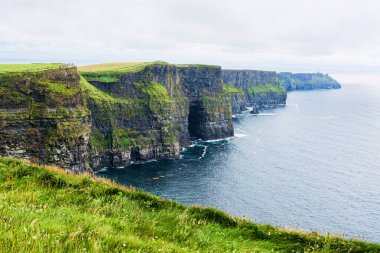 Manzara İrlanda. Moher kayalıklarla